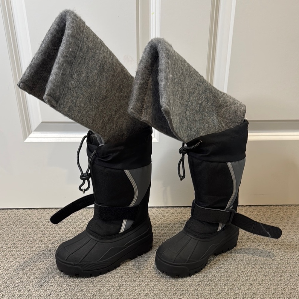 L.L. Bean Kids Black and Gray Winter Boots